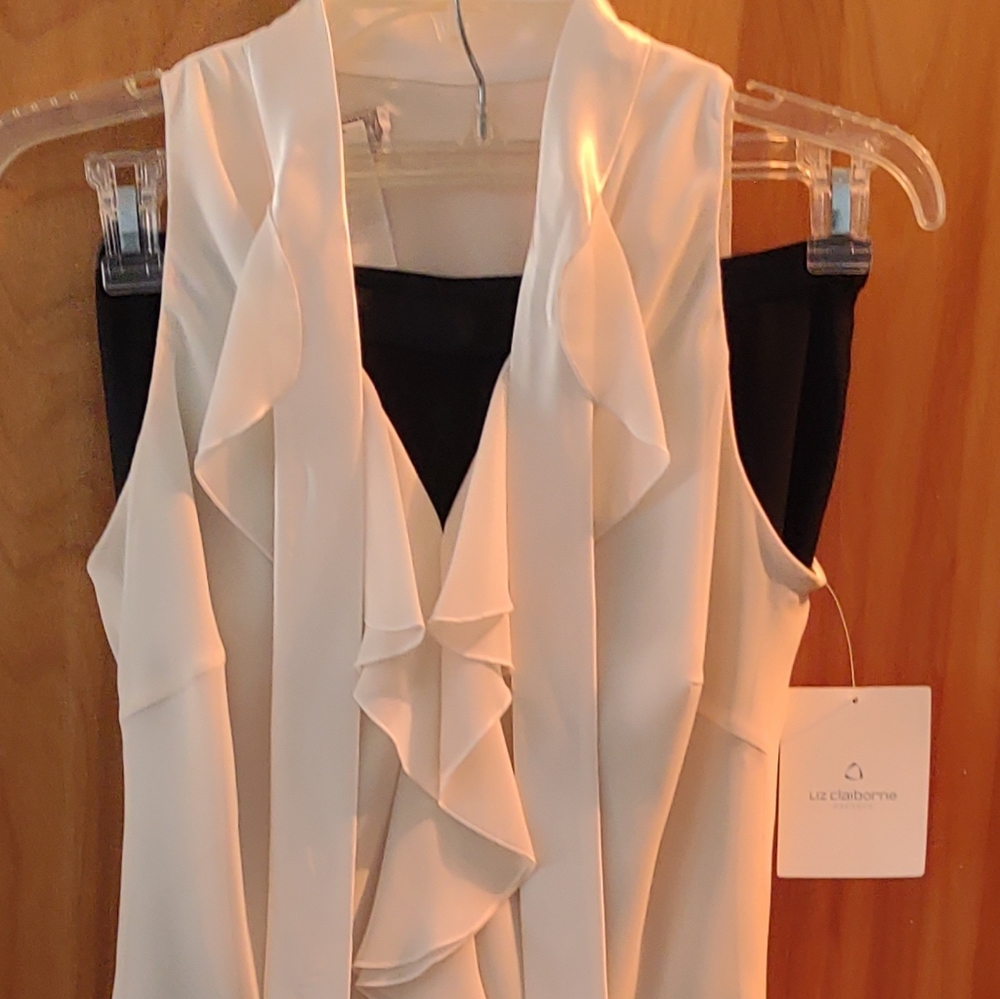 Liz Claiborne Size 4 Black Pant and Ivory Top Set